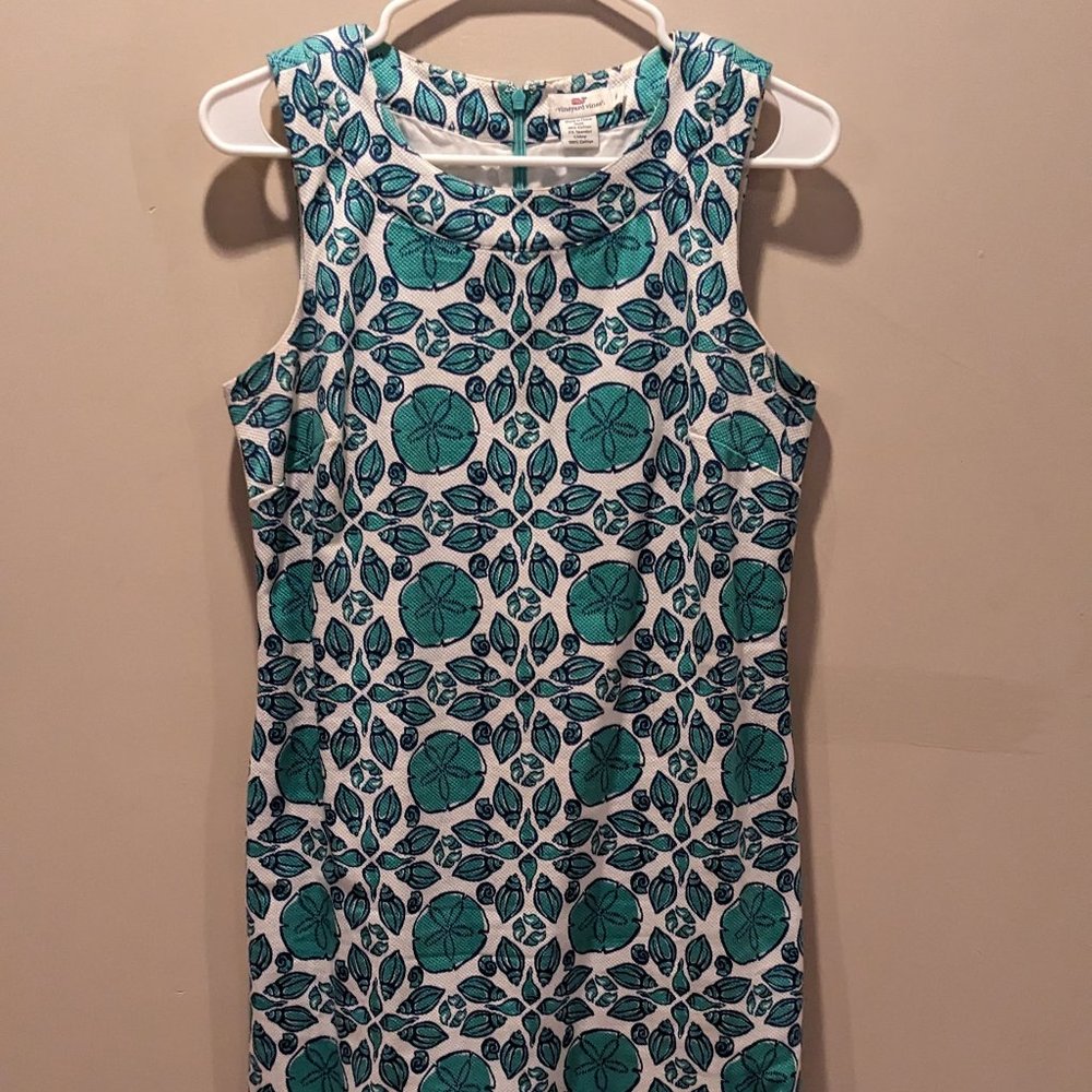 Vineyard Vine seashell print dress size 6